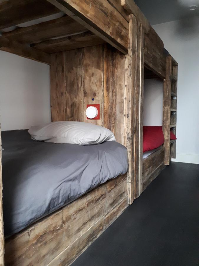 Ty Glyndwr Bunkhouse, Bar And Cafe