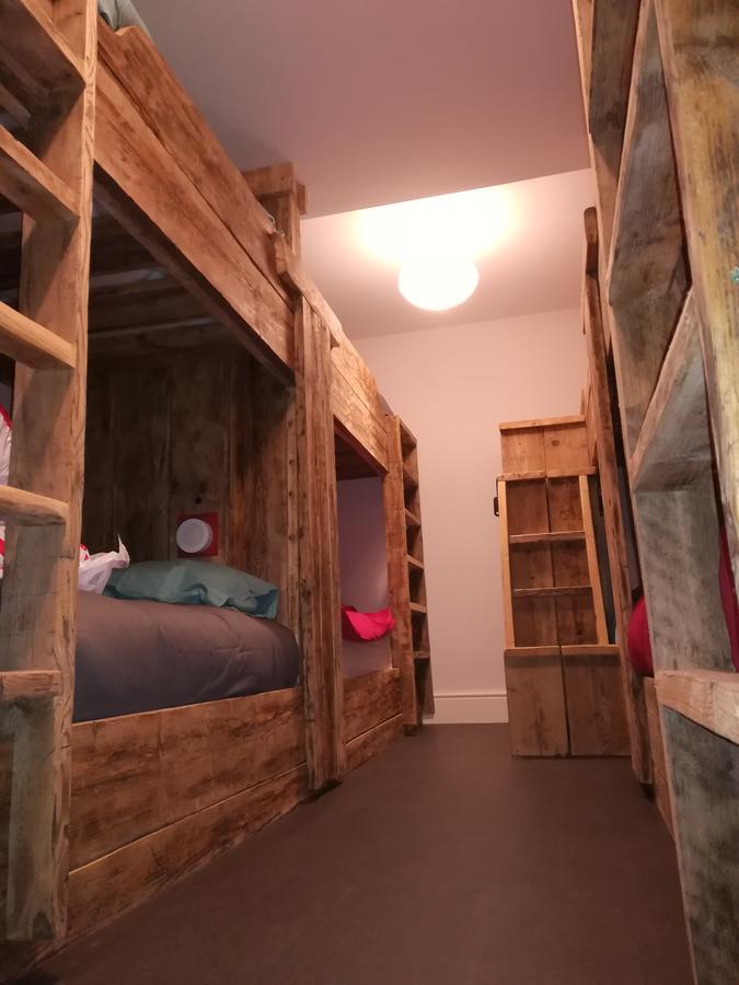 Ty Glyndwr Bunkhouse, Bar And Cafe
