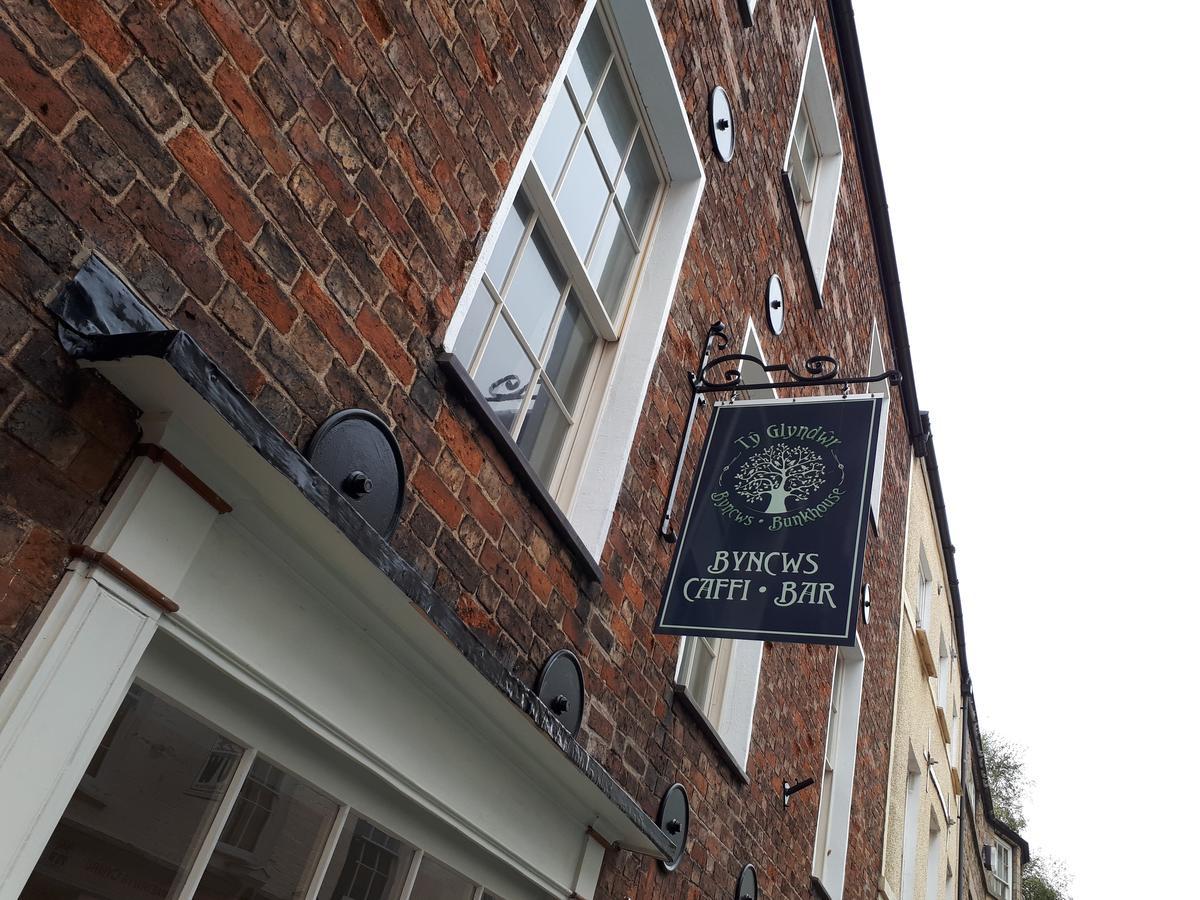 Ty Glyndwr Bunkhouse, Bar And Cafe Caernarfon