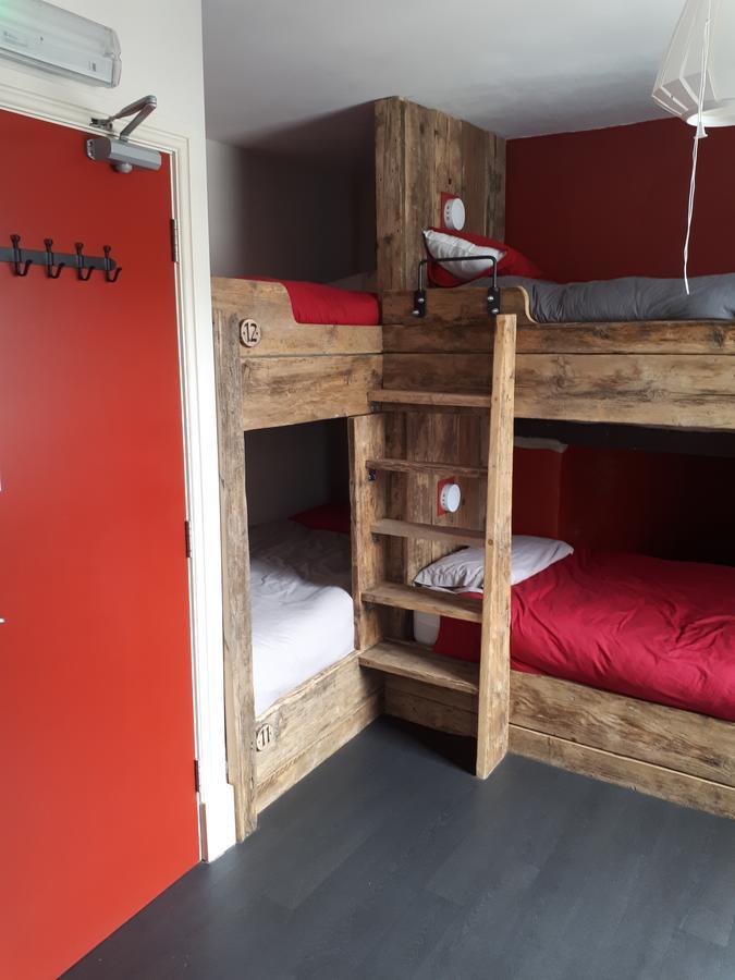 Ty Glyndwr Bunkhouse, Bar And Cafe Hostel